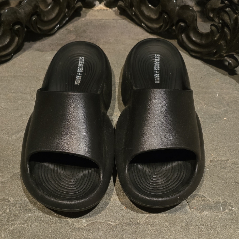 Strauss + Ramm Stylish Black Slide Sandals Size 9
